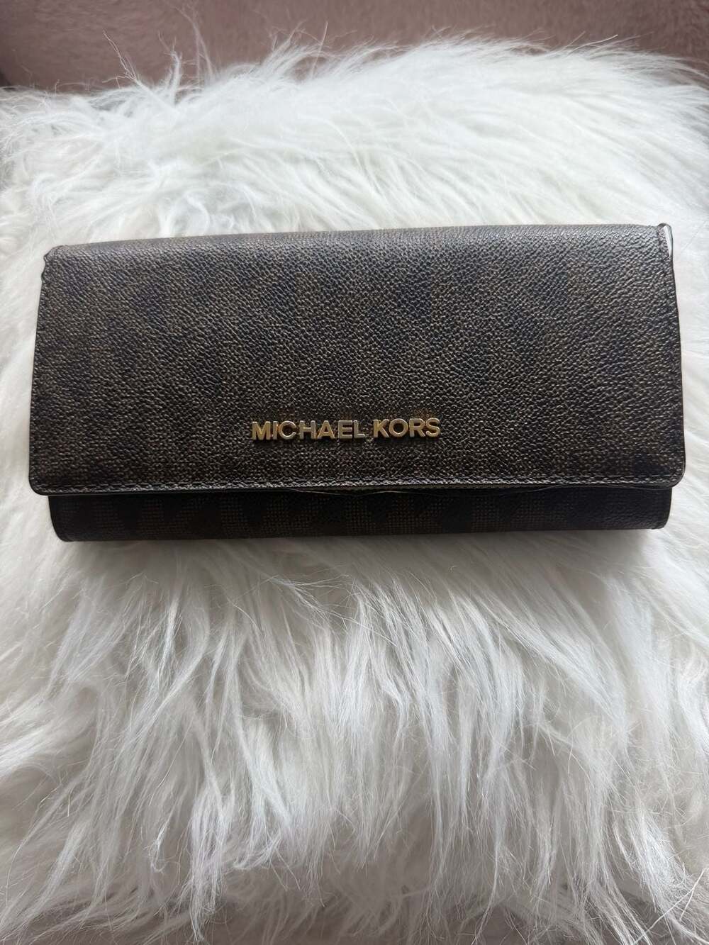 Michael Kors Jet Set Large Logo Trifold Wallet in Brown/Acorn